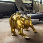 stock market bull sculpture