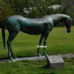 large outdoor horse sculptures