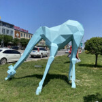 large outdoor giraffe statue