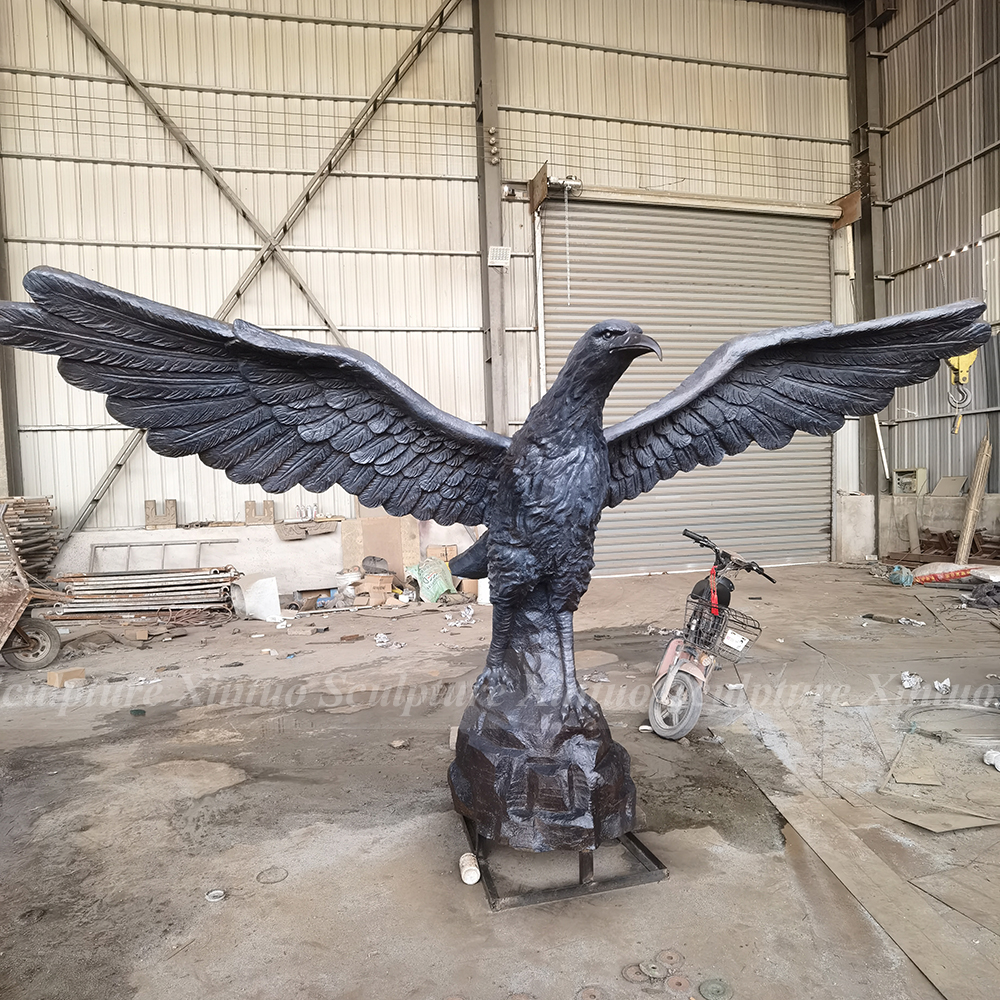 Large Outdoor Eagle Statues