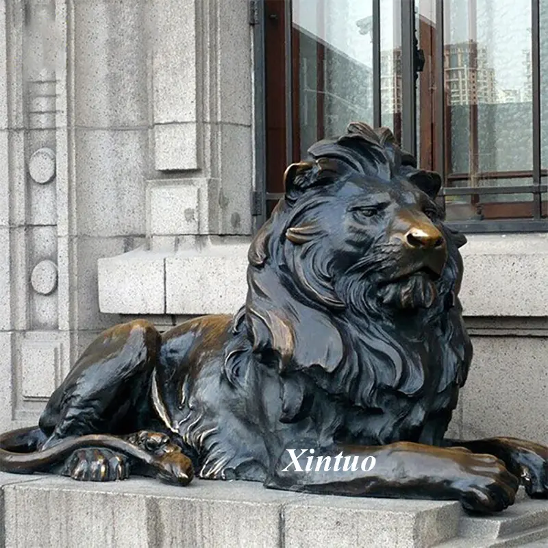 Lion Gate Statue