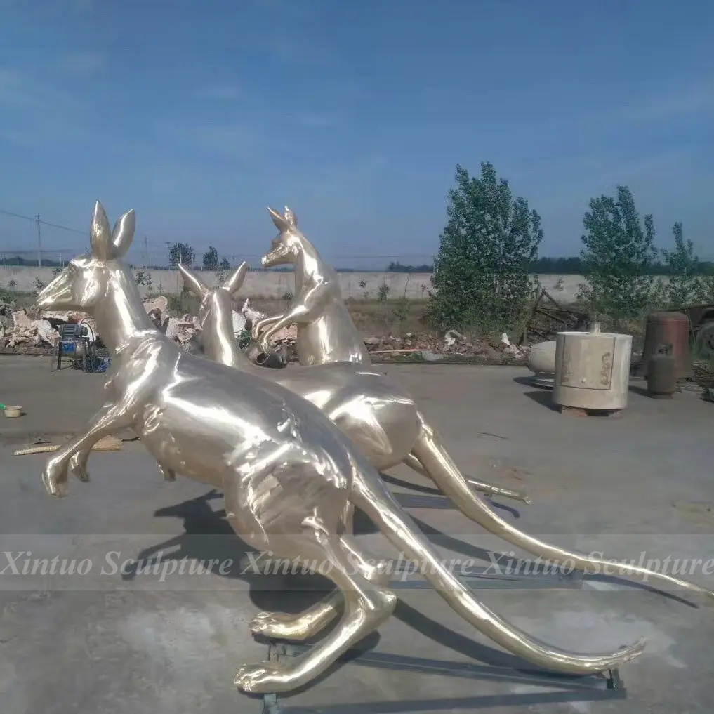 bronze kangaroo Sculpture