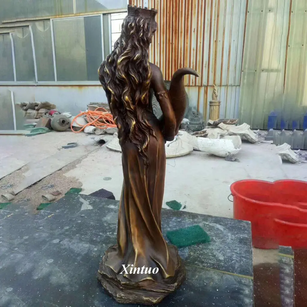 Lady Fortuna Statue