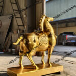 gold horse statue