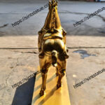 gold horse statue