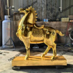 gold horse statue