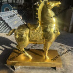 gold horse statue