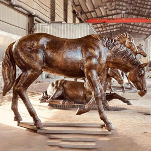 life size horse statue