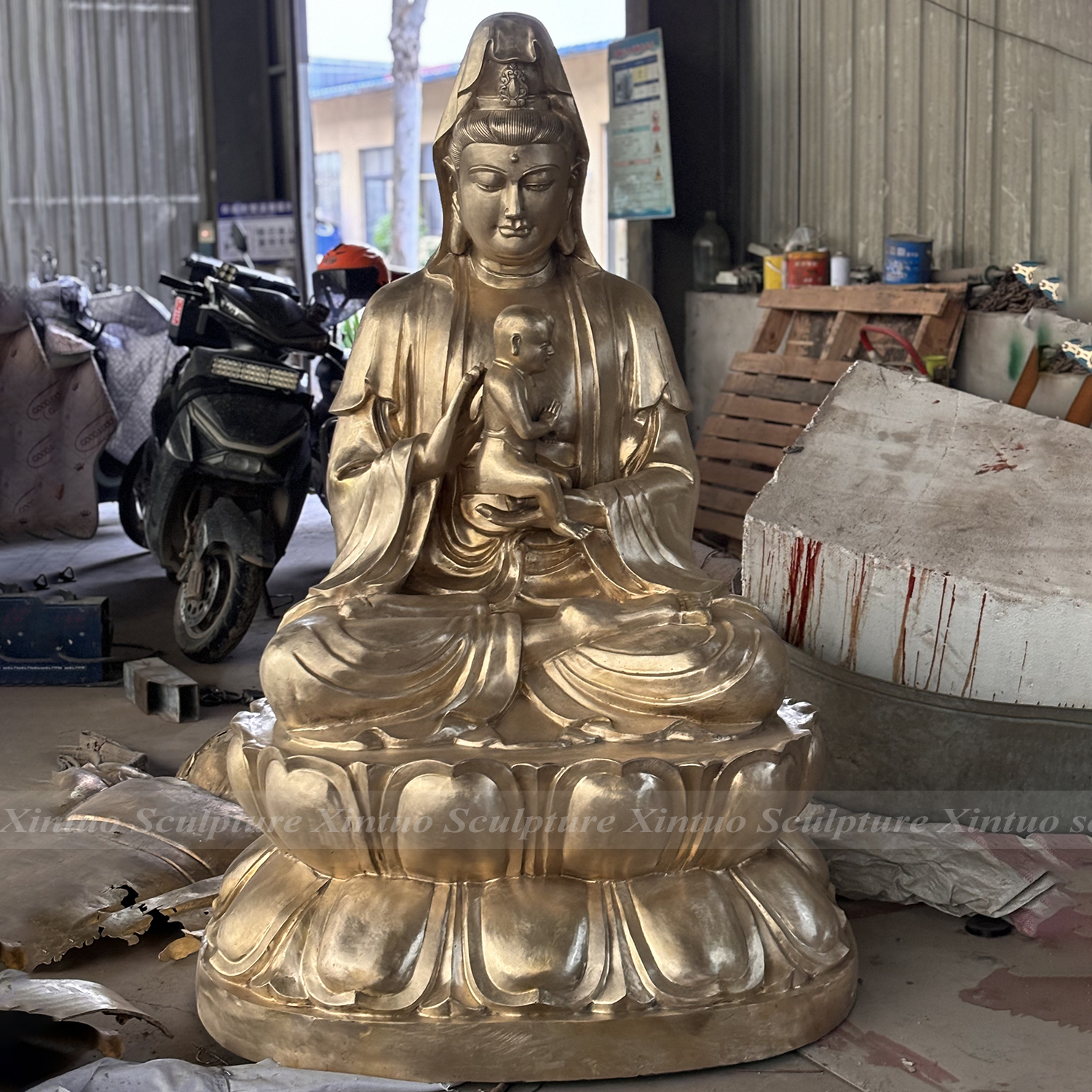 Child Giving Guanyin Statue Child Giving Guanyin Statue