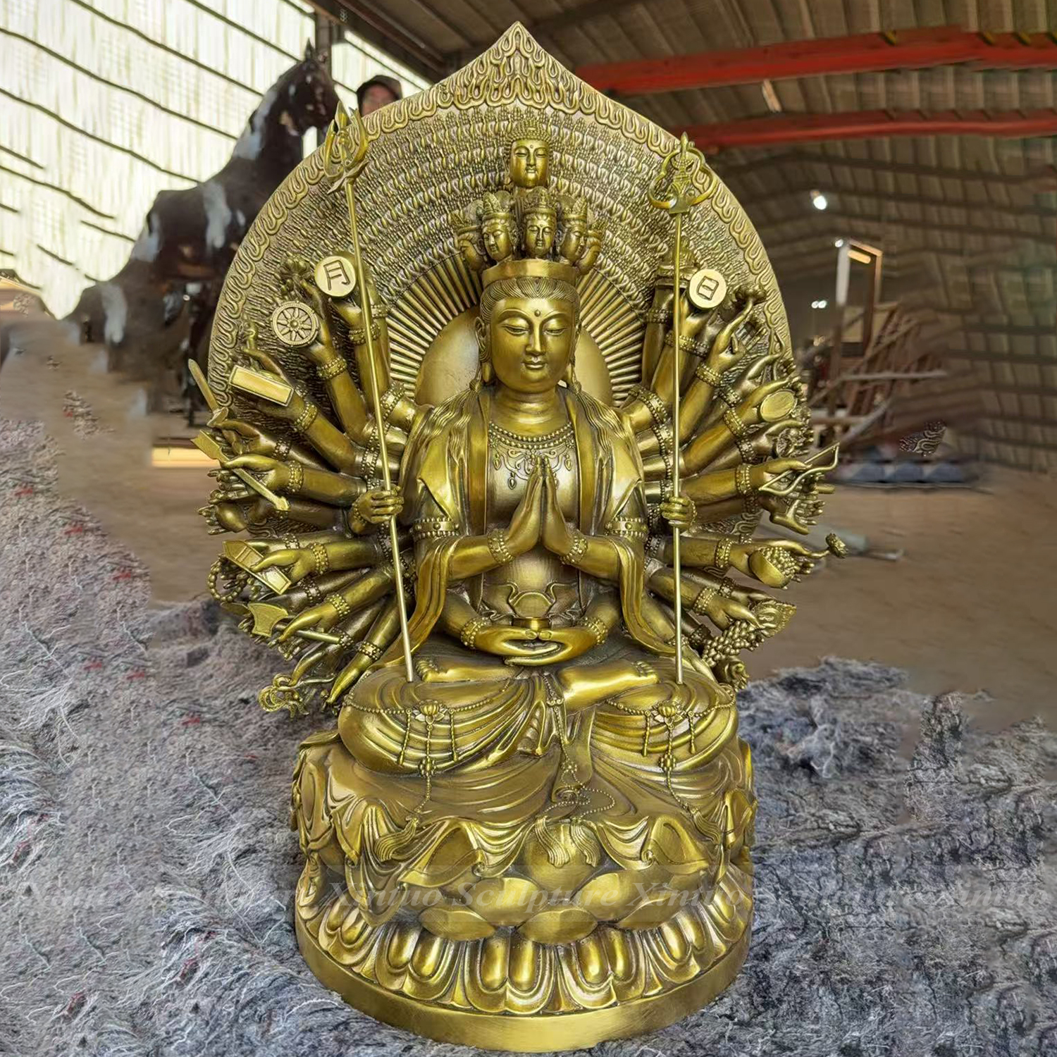 thousand hand guanyin statue2 Thousand Hand Guanyin Statue