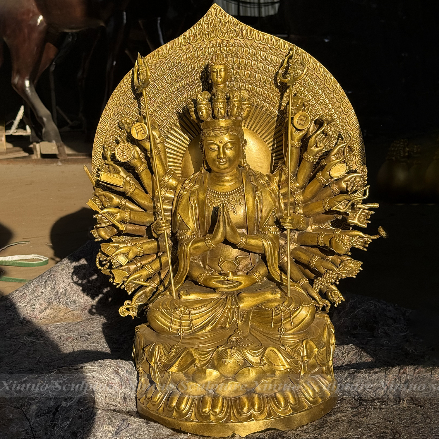 thousand hand guanyin statue4 Thousand Hand Guanyin Statue