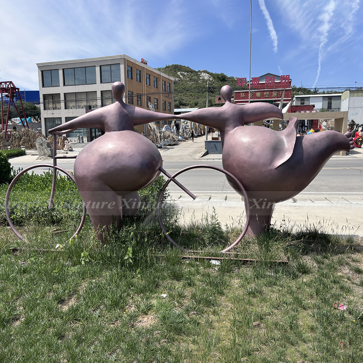 fat lady garden sculpture2 Fat Lady Garden Sculpture