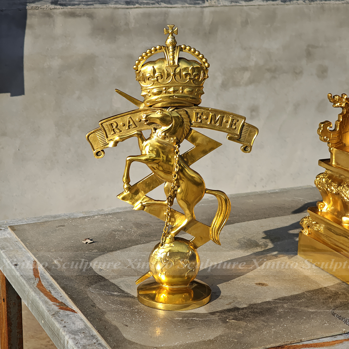 military cap badge sculpture military cap badge sculpture